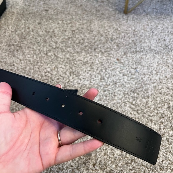 Mens reversible Louis Vuitton belt - Picture 3 of 8